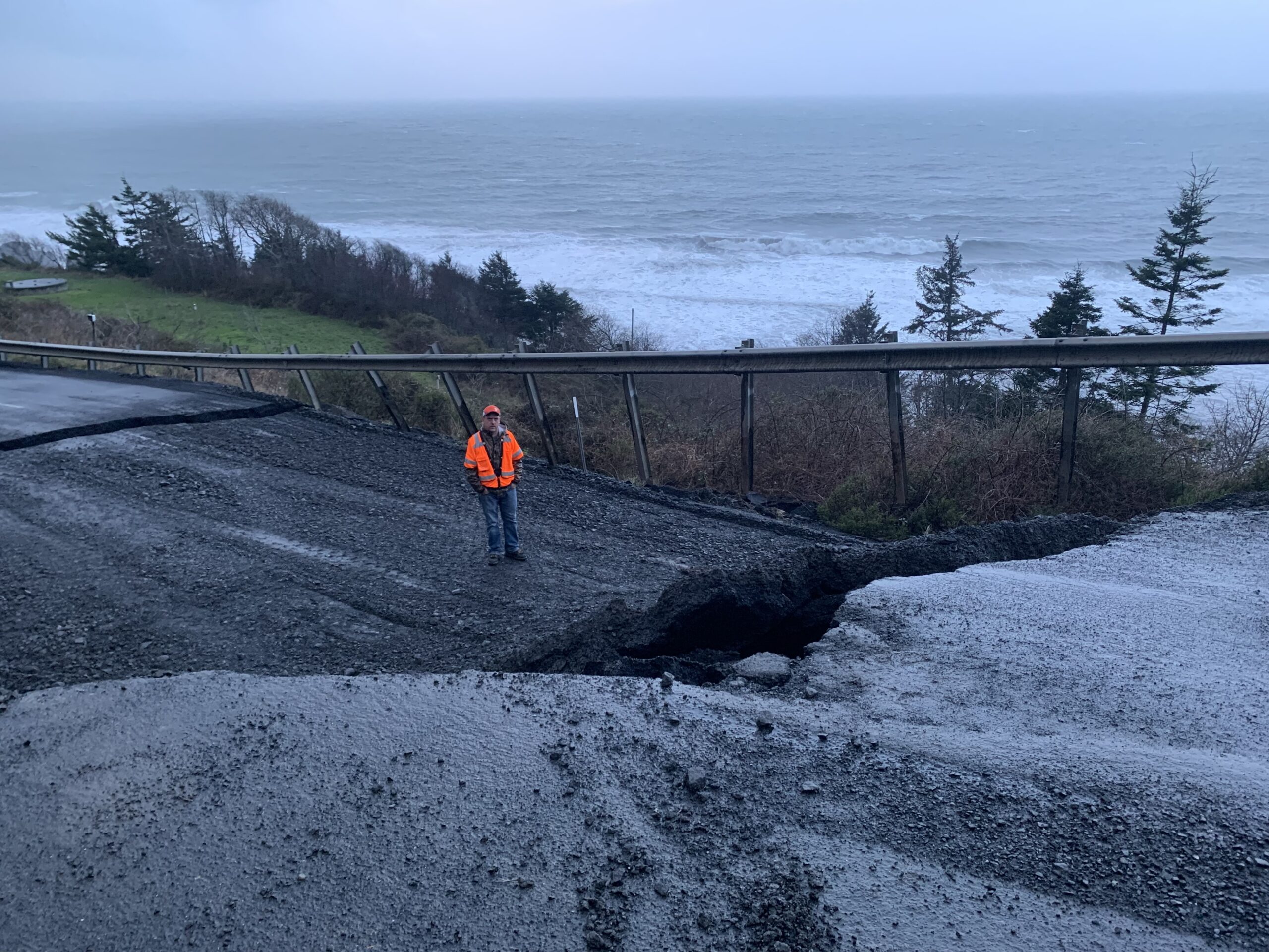 You are currently viewing 101 Closed South of Port Orford Due to Landslide
